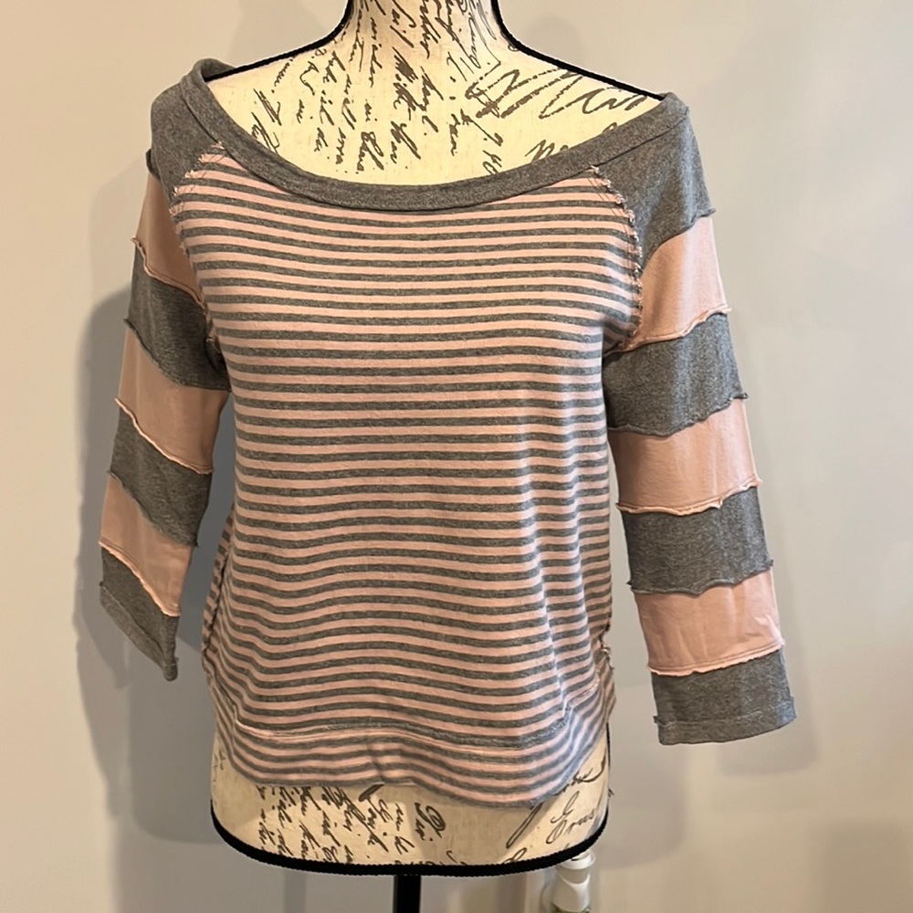 Cute top new without tag